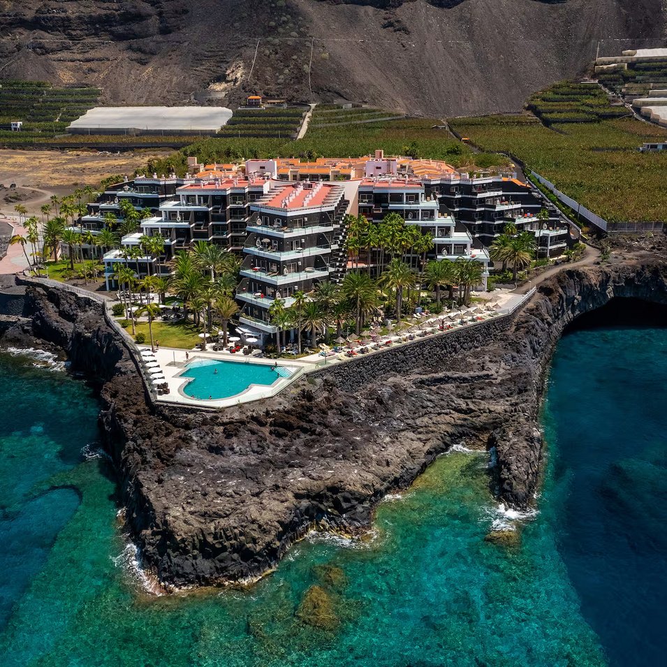 ISLA | El Hotel Sol de Puerto Naos podrá abrir “a partir del próximo mes de julio”.

🔗 elperiodicodelapalma.com/el-hotel-sol-d…

#LaPalma #LosLlanosdeAridane #PuertoNaos #gases #volcán