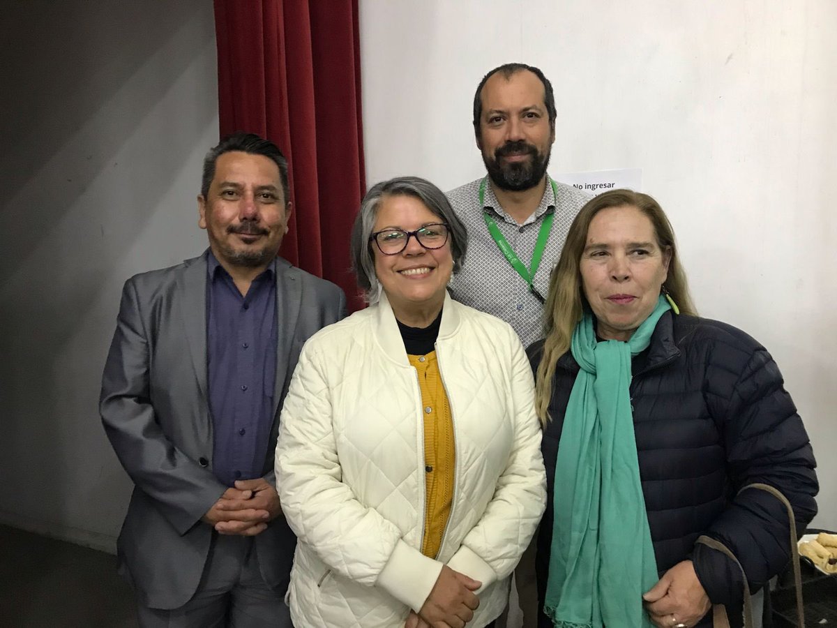 #HuertosUrbanos | La Seremi @SoniaPacke participó junto al alcalde Joel Soto en el Lanzamiento del Programa “Huertos Urbanos y Desarrollo Sostenible” de @Muni_LaCisterna q busca promover prácticas ecológicas y crear espacios verdes en sus barrios, favoreciendo a 300 hogares