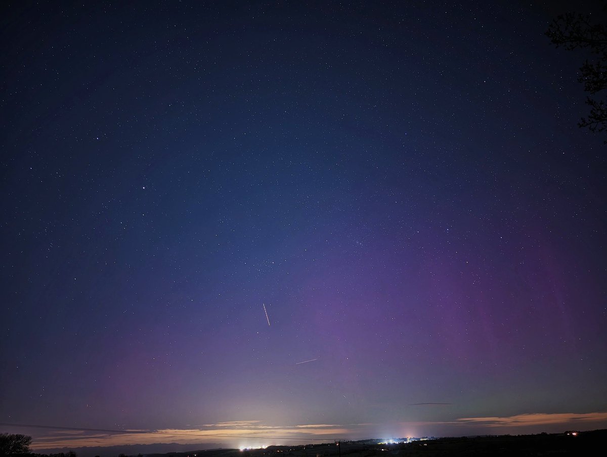 @chunder10 Peak district, near Ashbourne. Had visible pillars to the eye and this was just a shot on my phone! It's been going crazy