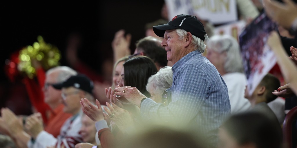 Champ10ns now and forever. 🏆 The DU community celebrated @DU_Hockey & closed the chapter on an unforgettable season. A heartfelt thank you to all of the fans, faculty, staff & students who have supported them along the way.

📸: @ClarksonCreativ 
#TENver | #UniversityofDenver