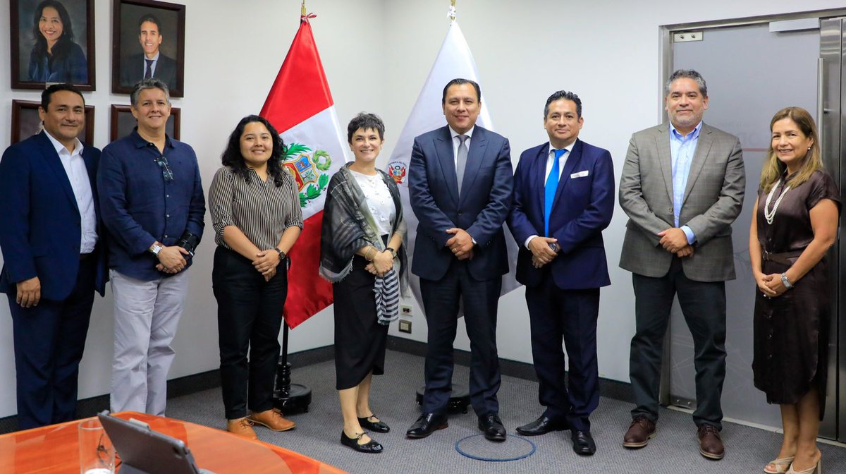 Ministro Sergio González de @MINPRODUCCION y representante de @FAOPERU, Mariana Escobar, plantean acciones para avanzar en la modernización del suministro de alimentos con mercados de abastos competitivos, así como la innovación en el sector pesquero y la acuicultura.