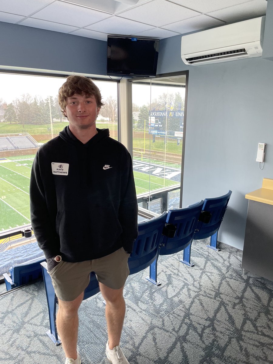 Thank you <a href="/coachscholten/">Kelly Scholten</a> for having me out today! I look forward to camp this summer! <a href="/AugieFB/">Augustana Football</a> <a href="/CoachOJ_/">Jerry Olszewski</a>
