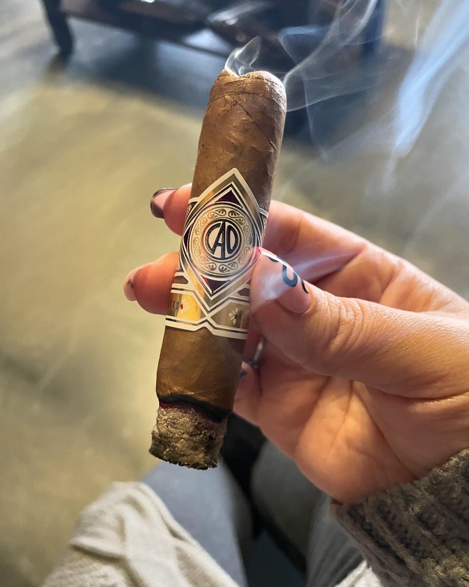 #cigaroftheday #caogold #cao #caocigars #elcidscigarshop #elcidscigars #elcidstobacco #elcidscigarlounge #elcids #cigars #cigarboss #cigarlounge #cigarshop #cigartime #sophiassmokes #cigarnation #cigarpassion #cigarsmoker #botl #sotl #cigarchick