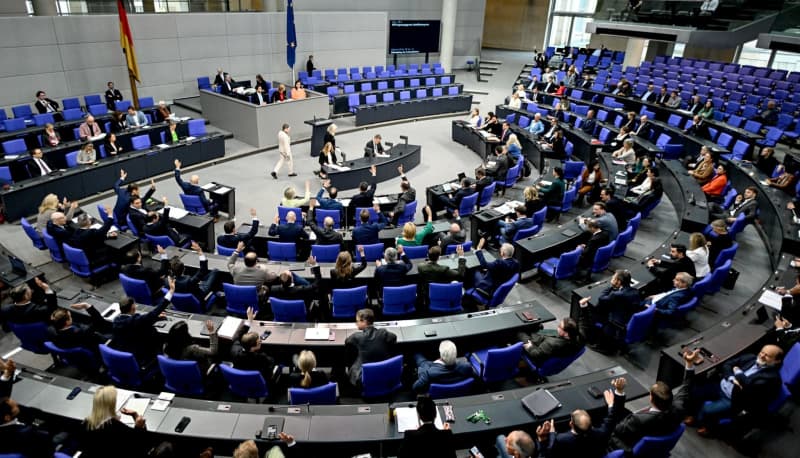 German lawmakers approve new gender self-determination law asktell.us/T5blVC via @tlrd