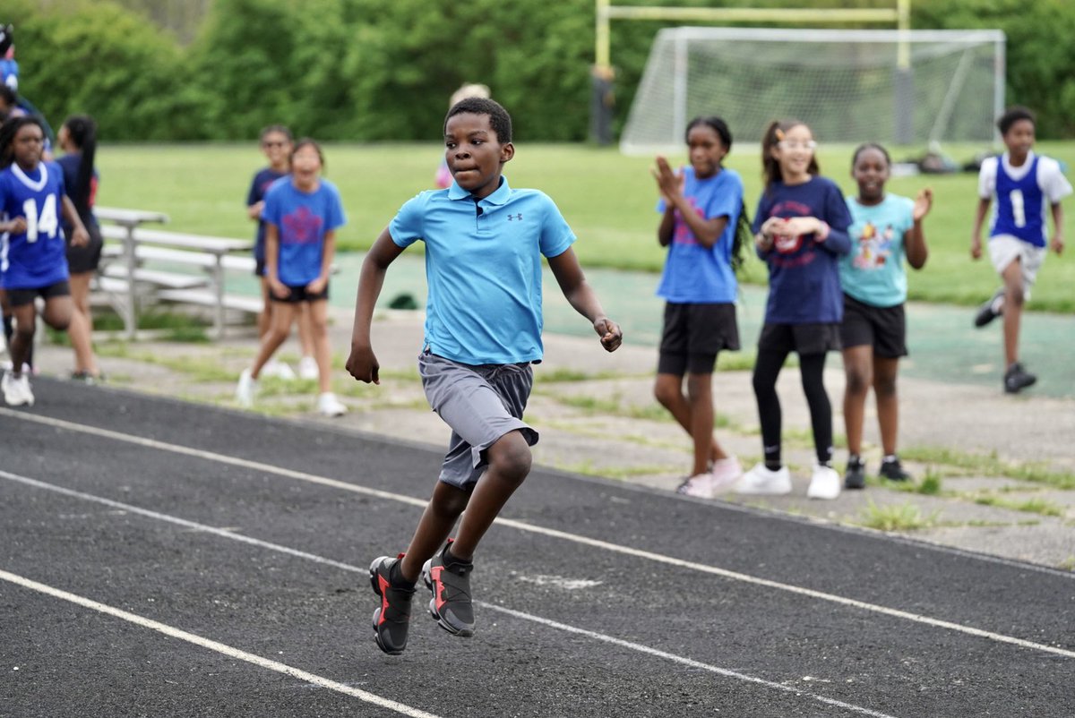 A perfect ☀️ evening to hit the lanes as our elementary students have a blast at their track 🏃🏿‍♂️🏃🏿‍♀️ meet over at @IPS_NorthwestMS!