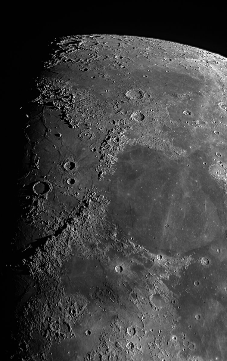Close up of Tuesday's Moon showing the Apennine Mountains dividing Mare  Serenitatis and Mare Imbrium. Skymax 180 with ASI174mm. @MoonHourSocial #Astrophotography #astronomy @ThePhotoHour