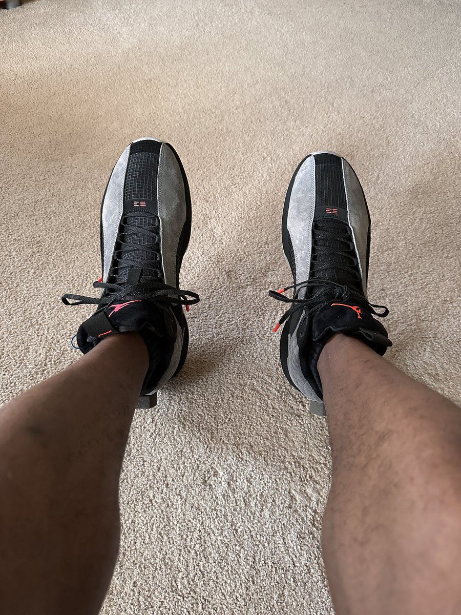 Dave_Reid76's tweet photo. @JeffreyParmer Just copped these.💯❤️🔥🔥 https://t.co/iEMAd8Z3U0