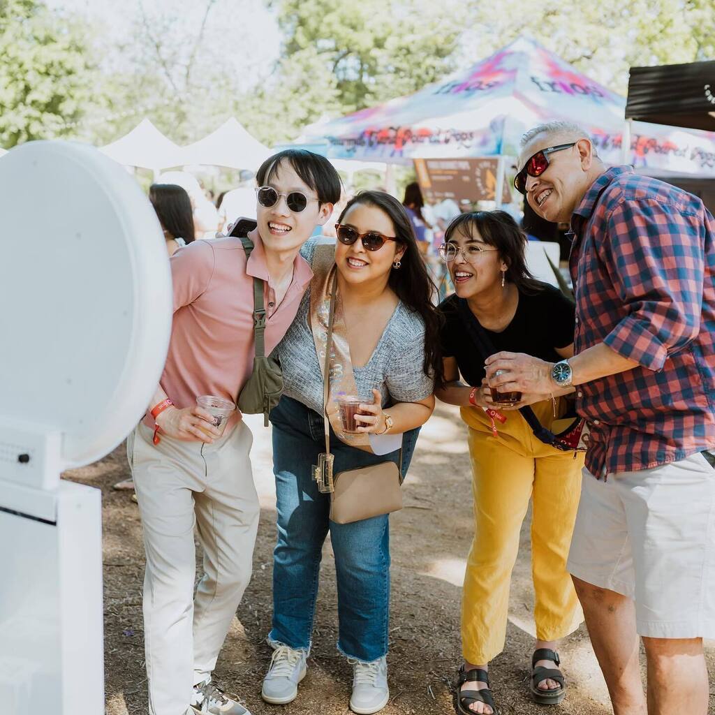 ThePhotoBusDFW's tweet photo. Capturing the fun with our GIF Booth at the Fort Worth Food + Wine Festival. @fortworthfwf https://t.co/GapvmYJfsw