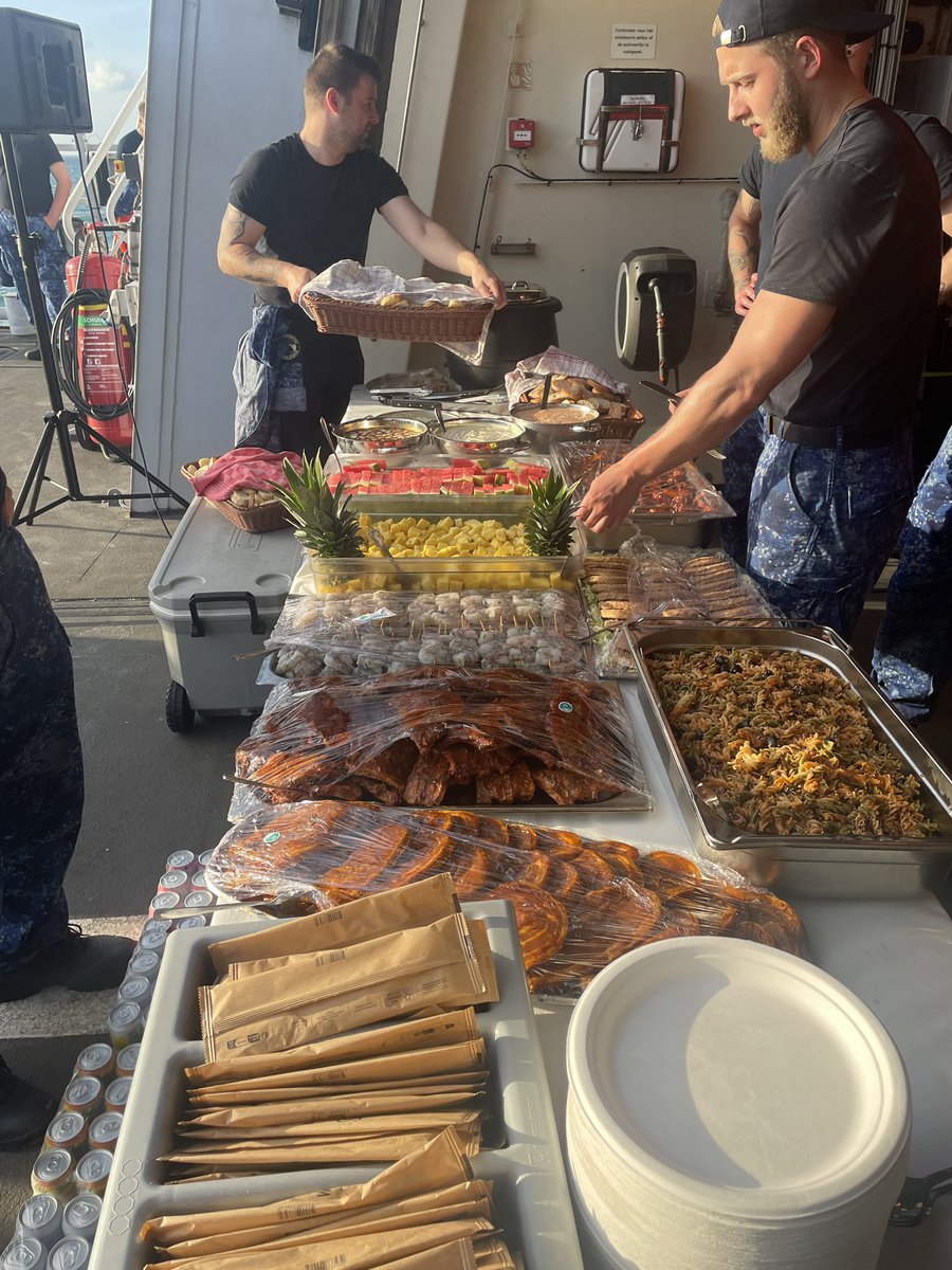 johan197912's tweet photo. Eerste BBQ is een feit https://t.co/eDDiM4pt8I