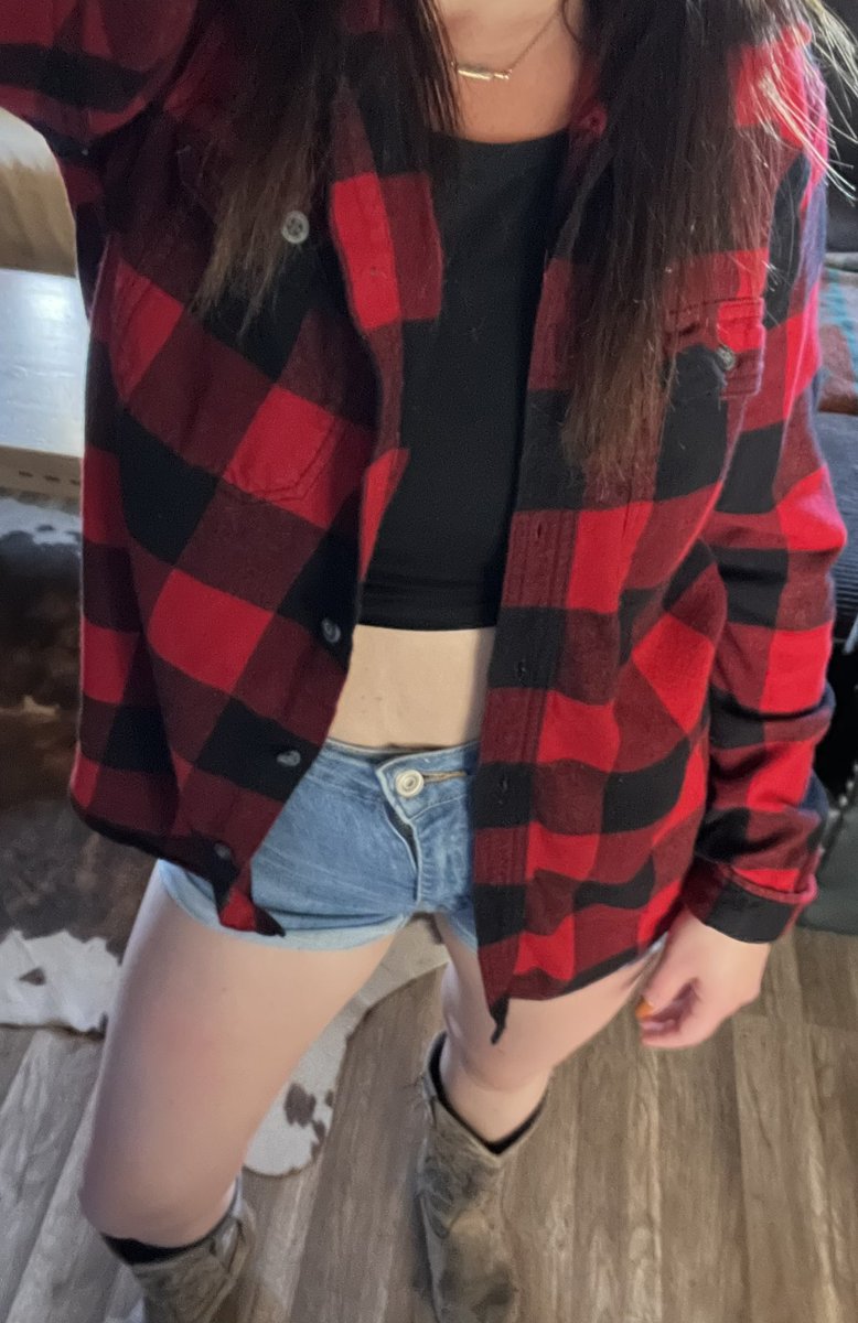 DixieRose69's tweet photo. Which would you rather have this version ….. https://t.co/aJP3iMeTSZ