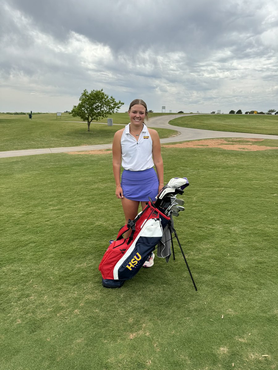 Junior, Brooke Wooldridge, had the honor to carry the Folds of Honor bag this last tournament! The Folds of Honor helps provide educational scholarships to the children & spouses of fallen or disabled service members & first responders. Donate today ⬇️ charity.pledgeit.org/f/6ywfYA25XO