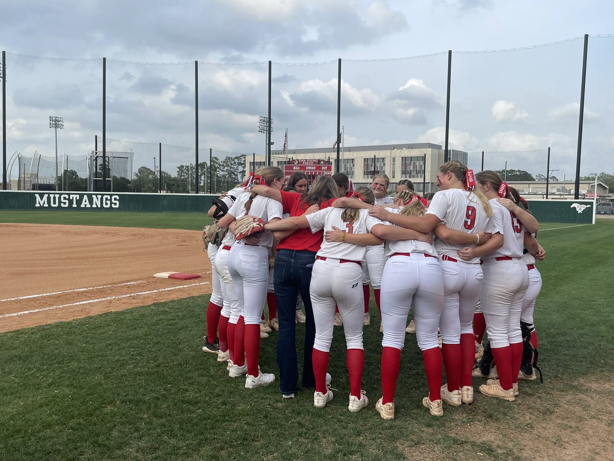MHShouston's tweet photo. Let’s go Mustangs!! #beatSHS https://t.co/OU2QIESEpl