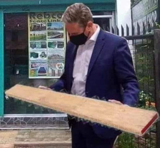 Keir Starmer visits Madame Tussauds to inspect their newly unveiled waxwork model of him.🤣🤣