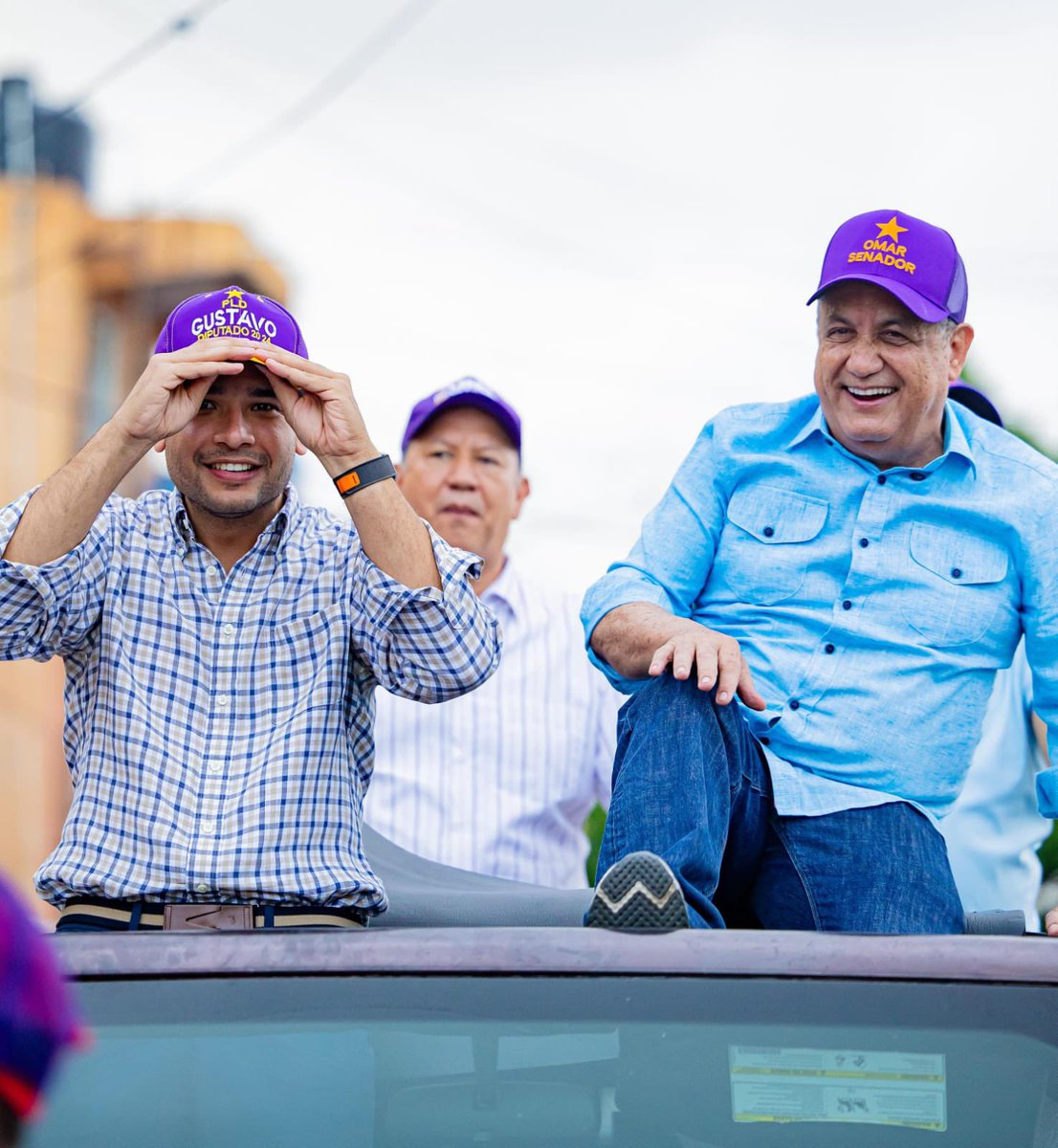 Él senador que todos queremos <a href="/OmarLFernandez/">Omar Fernández</a> junto al  Diputado y próximo Diputado <a href="/GustavoSanchezq/">Gustavo Sanchez</a>  demostrando sus brazos 💪en la Circ3  <a href="/charliemariotti/">Charles Mariotti Tapia</a> <a href="/AbelMartinezD/">Abel Martínez Durán</a> <a href="/DomingoCG1/">Domingo Contreras</a> <a href="/PLDenlinea/">PLD</a>