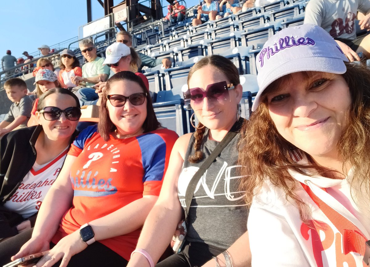 Enjoying the Phillies game. 
Hanging with Stephanie,  Lisa & Angel. 
#GoPhillies