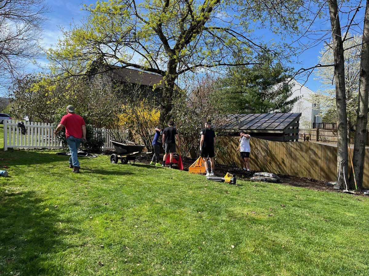 WHRHS Football (@whrhsfootball) on Twitter photo Another opportunity to serve others in our community! Thanks to our guys who volunteered their time to help out a local family with spring cleaning.
#Together #StormOn
<a href="/CGurdineer/">mGurdineer</a> <a href="/FOBSA21/">Streaks Football Club</a> <a href="/WHRSDAthletics/">WHRSD Athletics</a> Another opportunity to serve others in our community! Thanks to our guys who volunteered their time to help out a local family with spring cleaning.
#Together #StormOn
<a href="/CGurdineer/">mGurdineer</a> <a href="/FOBSA21/">Streaks Football Club</a> <a href="/WHRSDAthletics/">WHRSD Athletics</a>