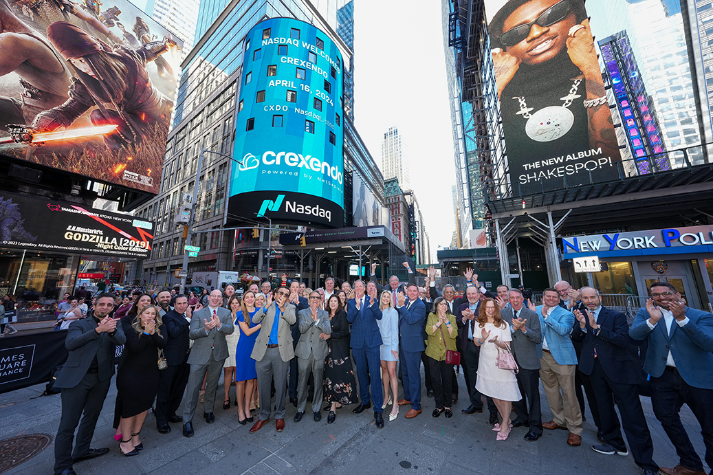 Today marked a momentous milestone as we celebrated surpassing 4.5 million global users alongside our esteemed partners by ringing the closing @NasdaqExchange bell!   

#Crexendo #NasdaqListed $CXDO #TeamCrexendo  
These photos are © Copyright Nasdaq