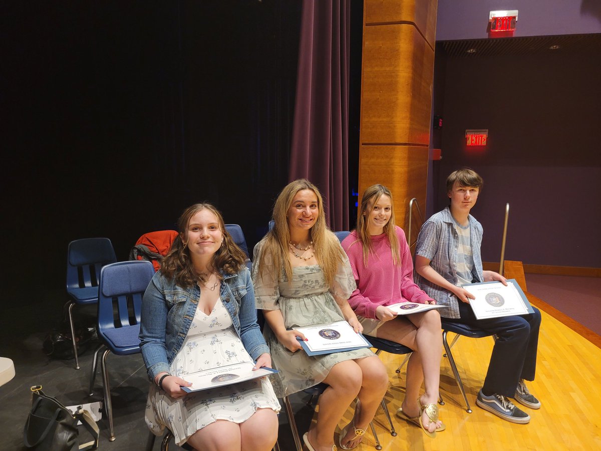VictorCSD_Super's tweet image. Congrats to Leena, Gina, Grace, &amp;amp; Reed for winning Ontario County Youth Recognition Awards tonight from the @OntarioCountyNY Youth Bureau! @VictorSchools @kfinter
@VictorBLDevils