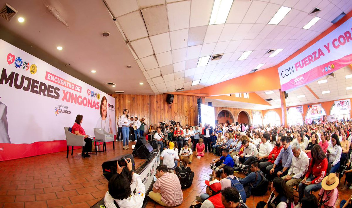 Un honor recibirte en este estado que es tu casa, @XochitlGalvez. Nadie nos va a detener, porque aquí nos sobra corazón por nuestra tierra. ¡Vamos juntas! #PorUnJaliscoSeguro y por un #MxSinMiedo. #LauraGobernadora