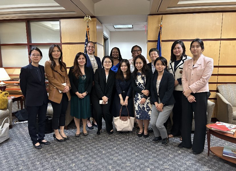 Thank you @USAsiaPacific for hosting the Trilateral Women in Security Program visit.  I believe that the security and prosperity of the Indo-Pacific region depends on the meaningful integration of female identifying experts, particularly joint cooperation between the United…