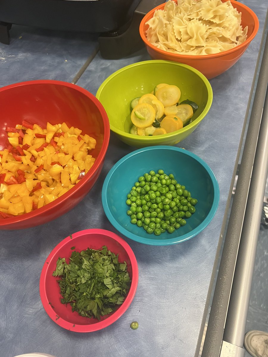 Hey hey, what’s cooking? Us! #cookingclass #TLC #afterschoolprogram #deckermakeswaves #proud2bepusd