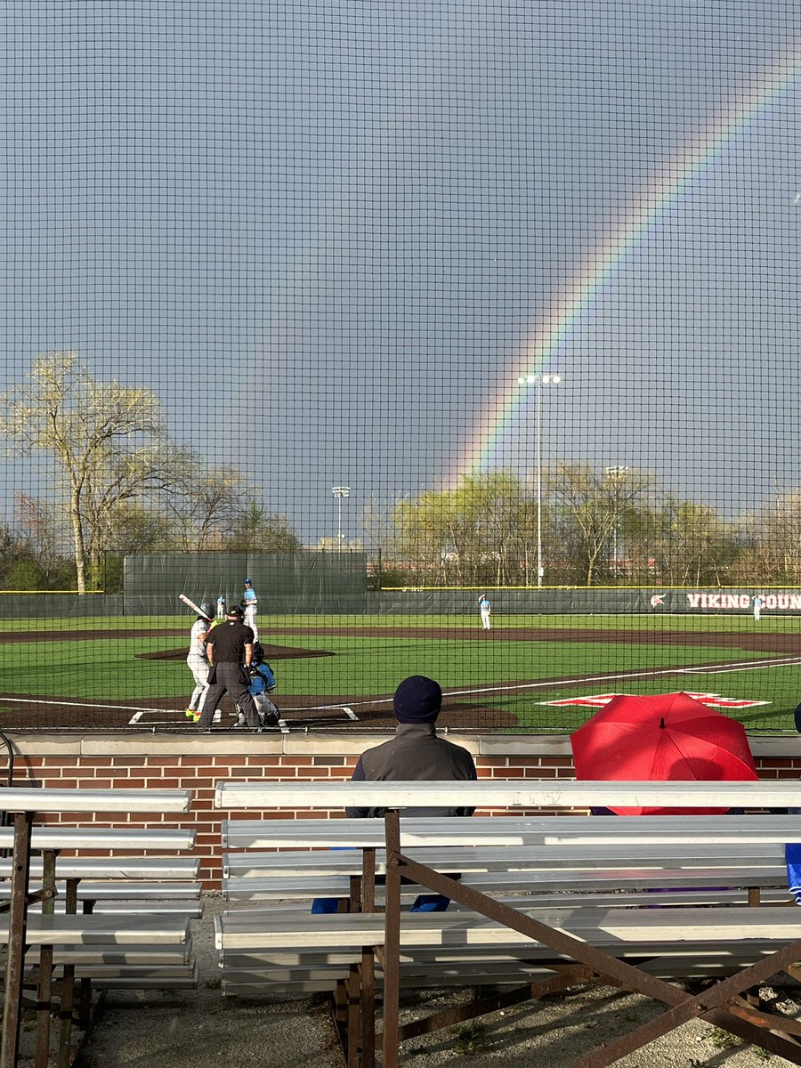 DISW219's tweet photo. After 6 at HF
@csbaseball1  4
@HFHS_BASEBALL  3
#DISW https://t.co/ylDxw3D6ih