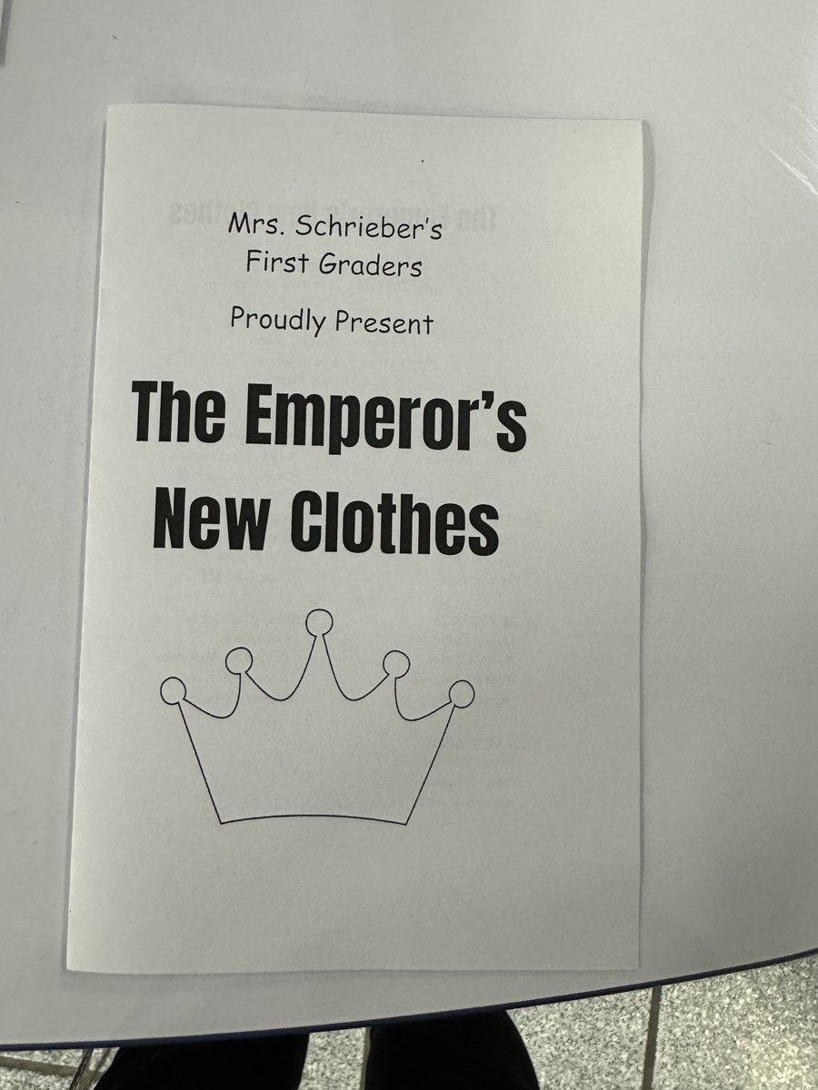 What a great performance this evening! Mrs. Schrieber's first grade class put on a show. #PRpride #SAScompass
