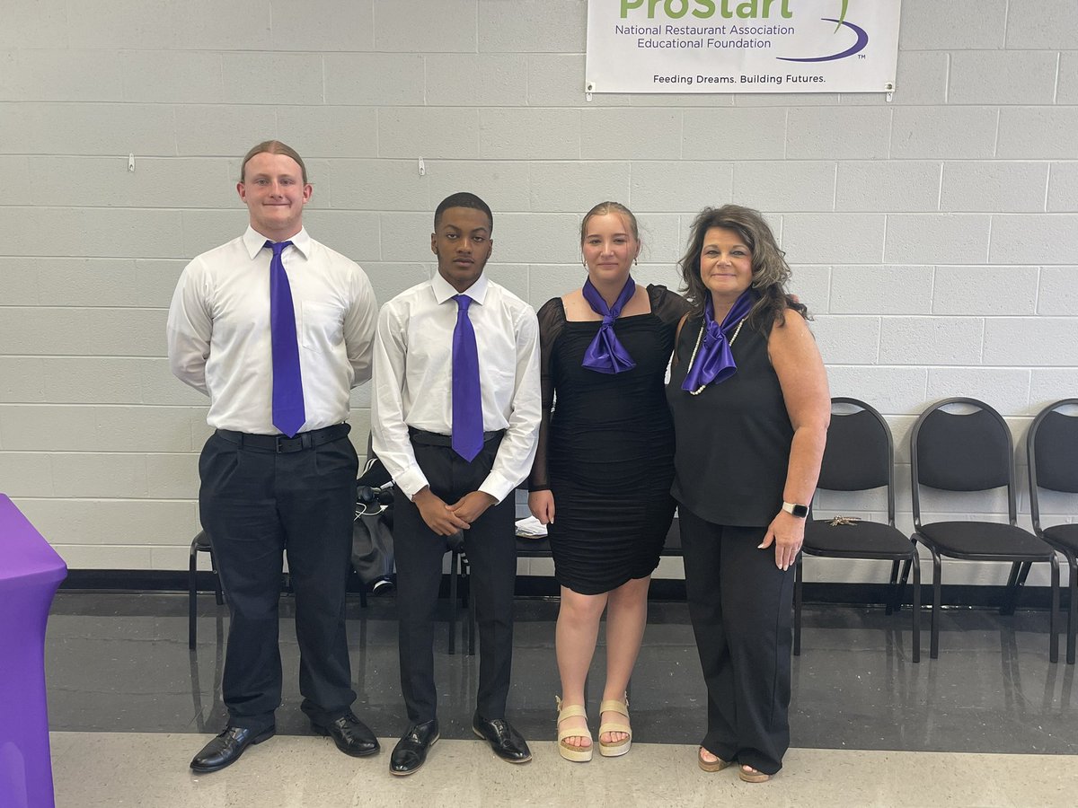 Congratulations to our newest National Technical Honor Society inductees as well as our returning members. Thank you to Mrs. Donna Pritchett for organizing this special event. Thank you to <a href="/MzHairrell/">CCCA Culinary Arts</a> for the refreshments!! <a href="/NTHS_Official/">National Technical Honor Society</a> <a href="/ccboe_news/">Calhoun County Schools</a>