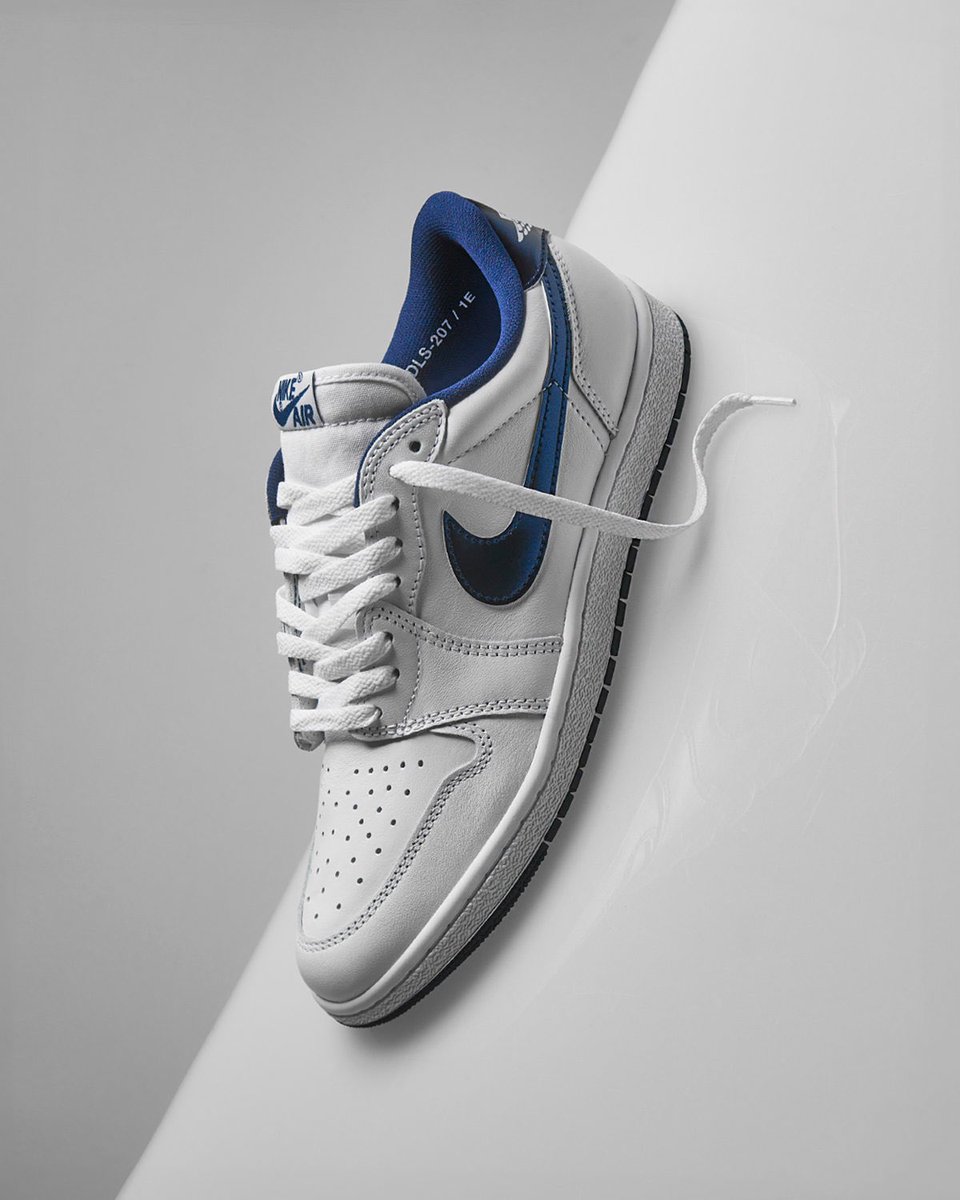 Air Jordan 1 Low ’85 ‘Metallic Navy’ 🌚

bit.ly/3IYJrk2