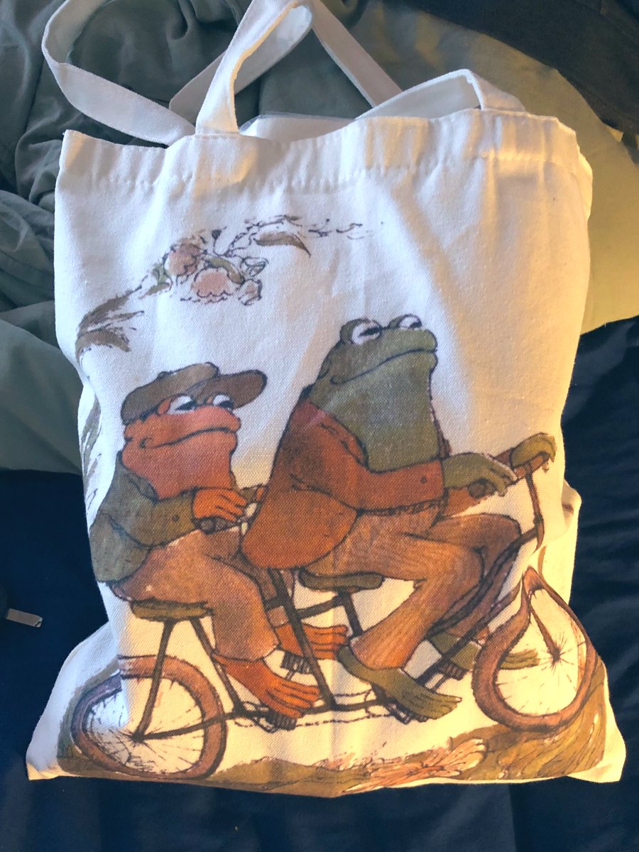 My Frog and Toad bag @CraigSagerJr gave me is so great for my frequent walks to the market. I go 4-5 times a week so I can just grab a couple items at a time, so it’s perfect :)