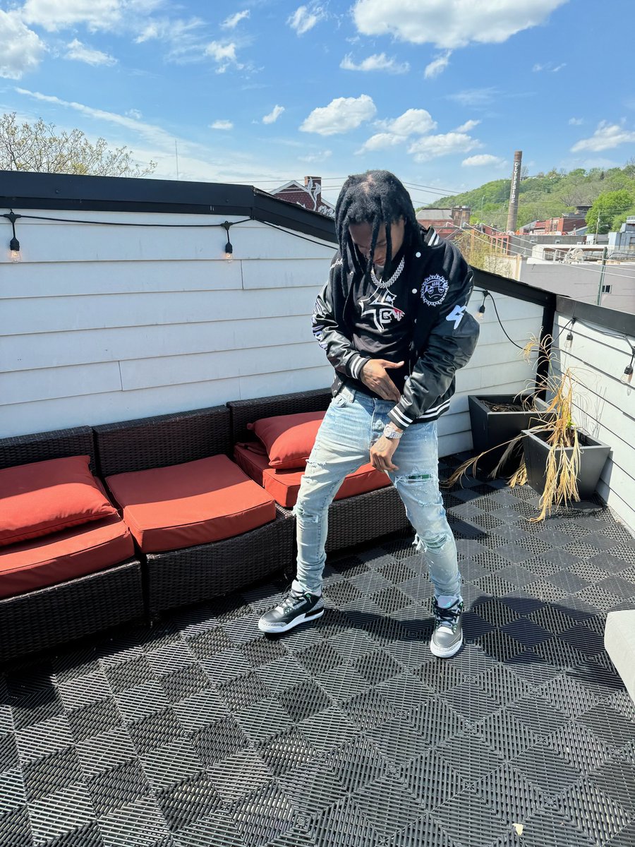 manemane4cglory's tweet photo. I’m back https://t.co/9hzmMVQlBq