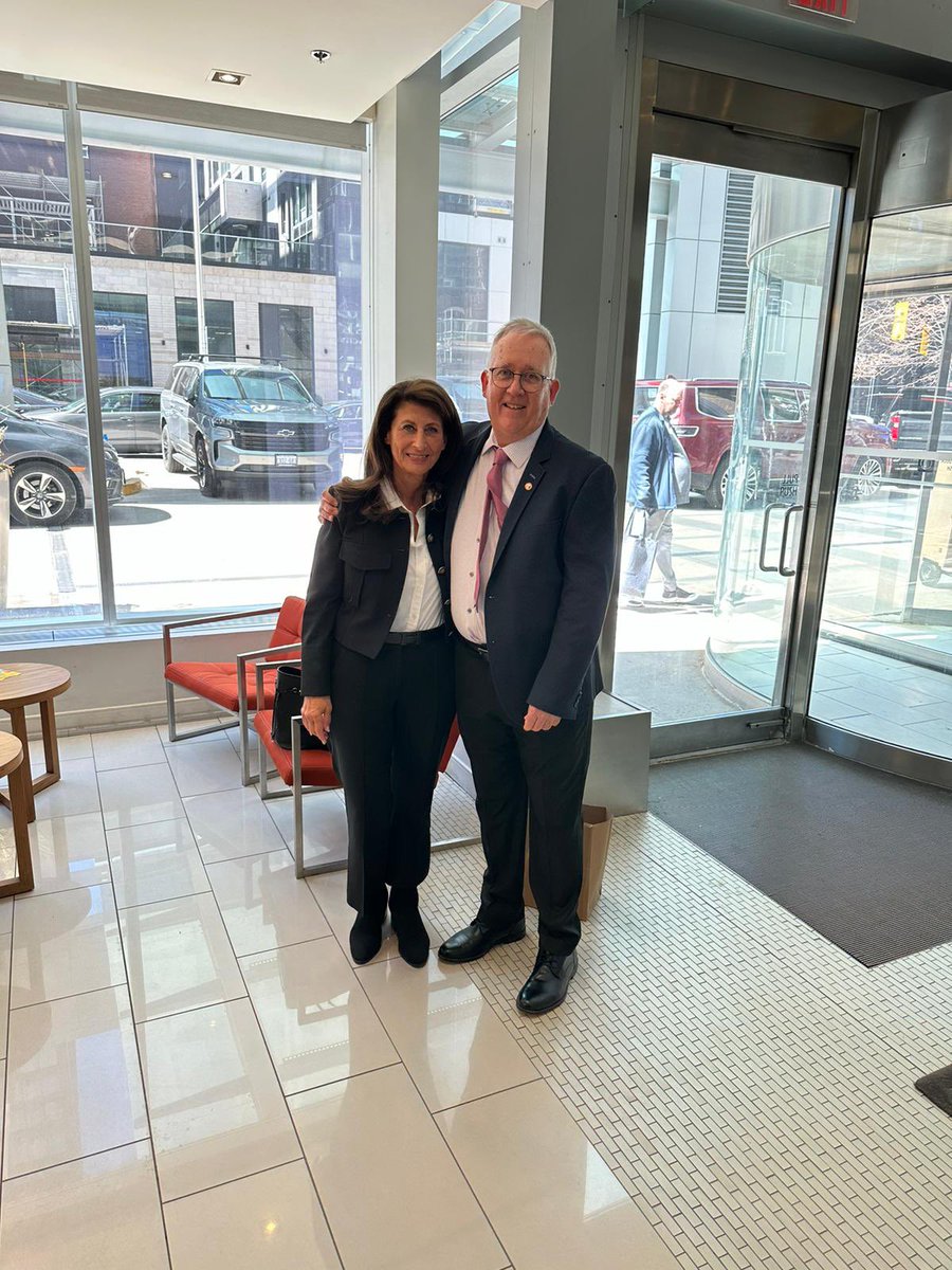 Ran into a friend to all firefighters @ConnieDejakRHC CEO of Runnymede Chronic Care Hospital, the driving force behind the Centre for Excellence in the west end of Toronto.