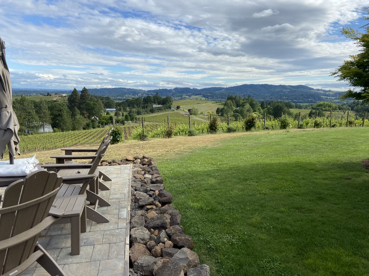 EmbraceOregon's tweet image. Oregon loves to celebrate Earth Day. We have one tour opening left for April 22, 2024. 
Book at embraceoregon.com or call (503) 474-0762

#EarthDay #Oregon #vineyardvines #winetasting #winelovers #farming #travel #plants #wine #WillametteValley #wineries #winetours 🚐