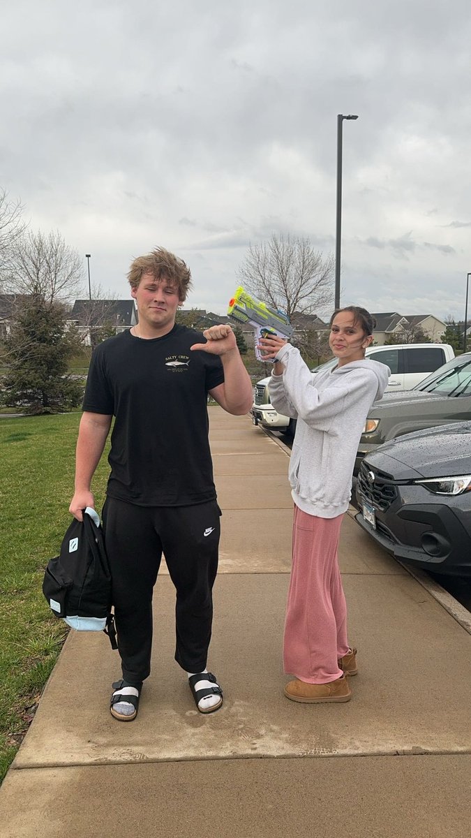 kaelynpopowitz's tweet photo. Thought rylan was gonna take us out 1 by 1… #3v3 @GroveAssassins https://t.co/rHsyGqbU76