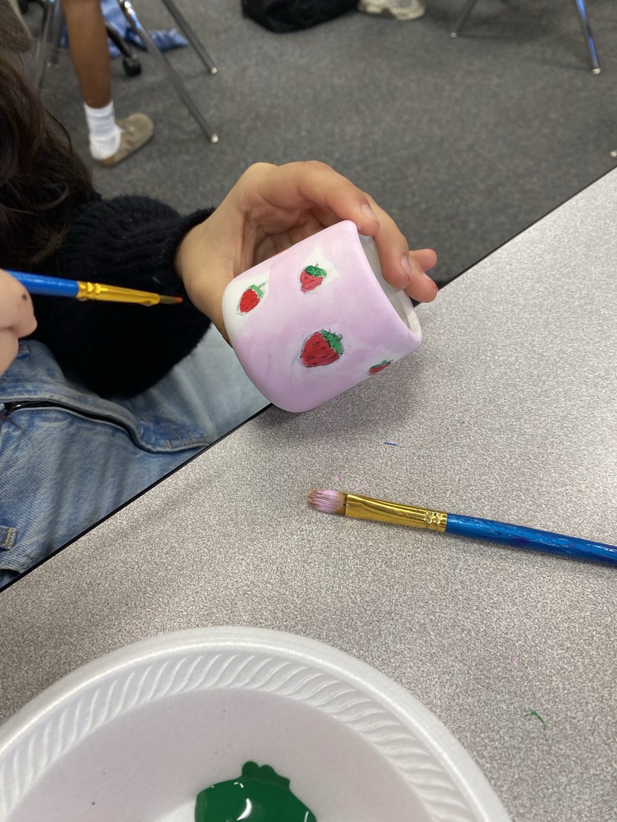 Painting pots and planting succulents during Homeroom. 💙🐾 Shout out to ⁦@priscilavlopezp⁩ for the supplies! #BMSistheBEST #BurtonExperience