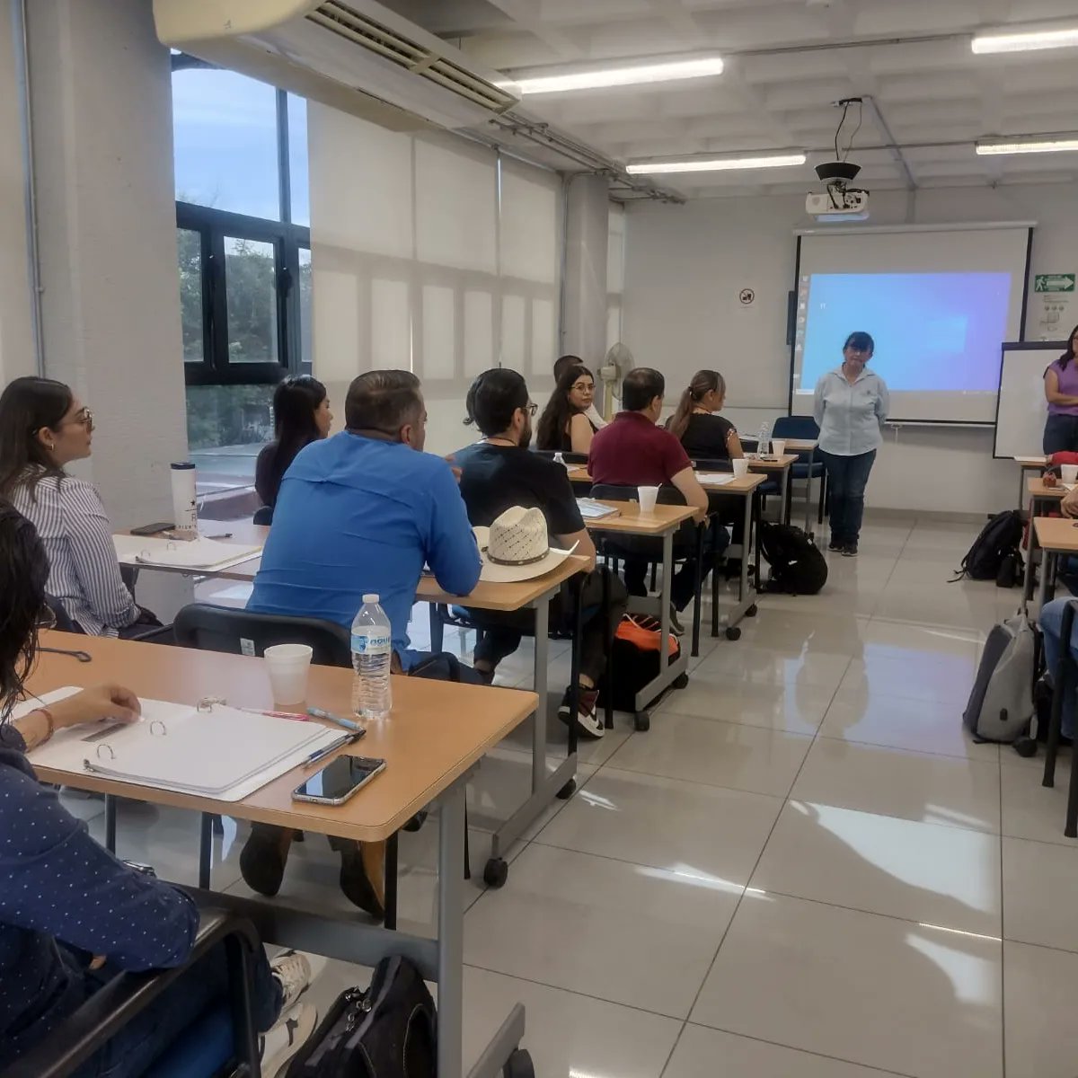 El día de hoy, en la sede Guadalajara del #CIATEJ iniciamos con el curso de Formación de líderes de evaluación sensorial

#cursos #cursosciatej #evaluacionsensorial