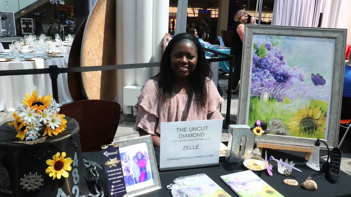 Would you like to be a featured author at our Center for Black Literature & Culture Annual Book Fest & Juneteenth Celebration on June 15 from 11-2? Authors will receive table space to network with other authors and meet the public. Apply now ---> pr.indypl.org/web/CBLCBookFe…