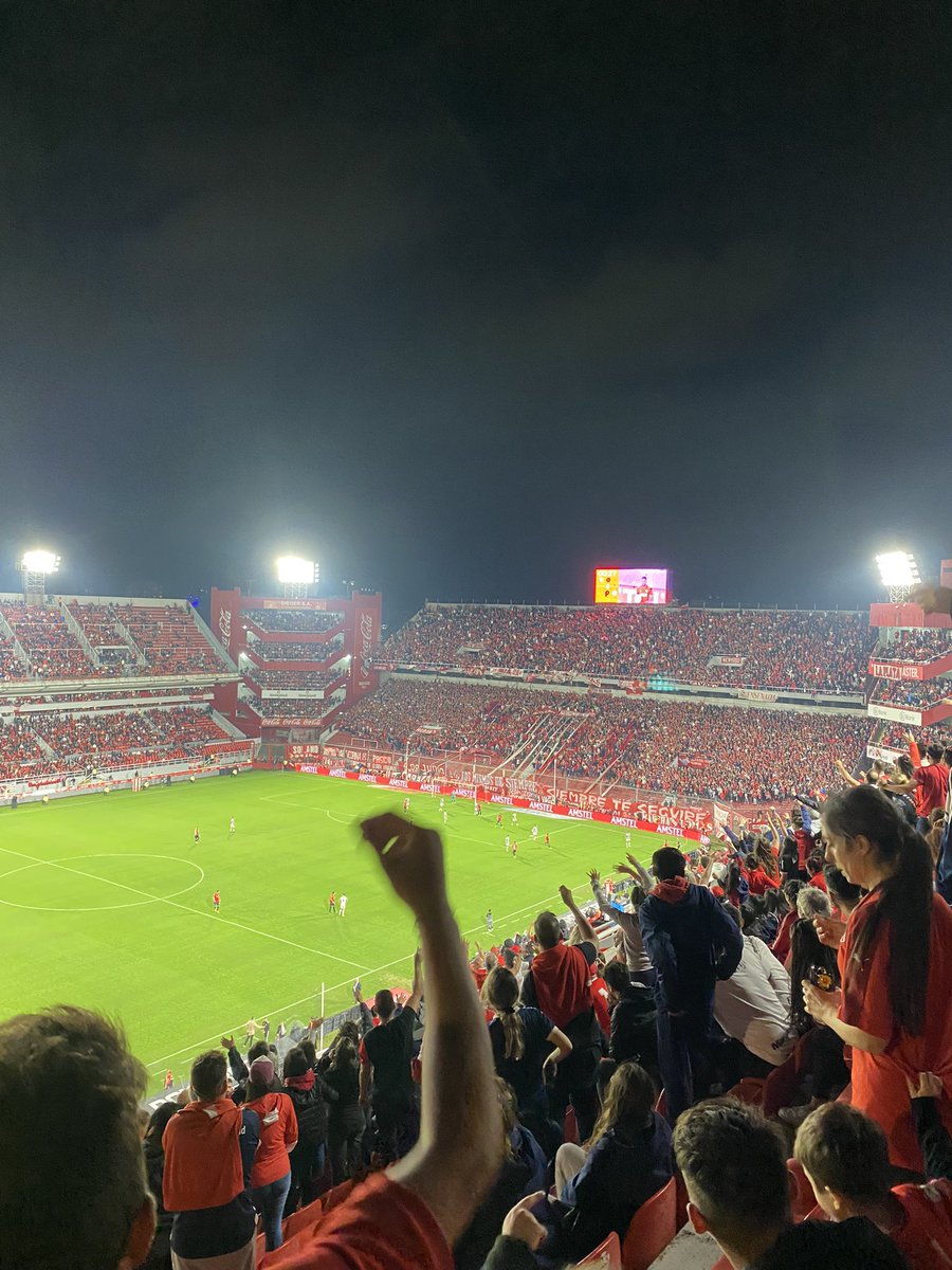 guadaarmandi's tweet image. me haces mal pero te amo y nunca lo voy a dejar de hacer ❤️🩹