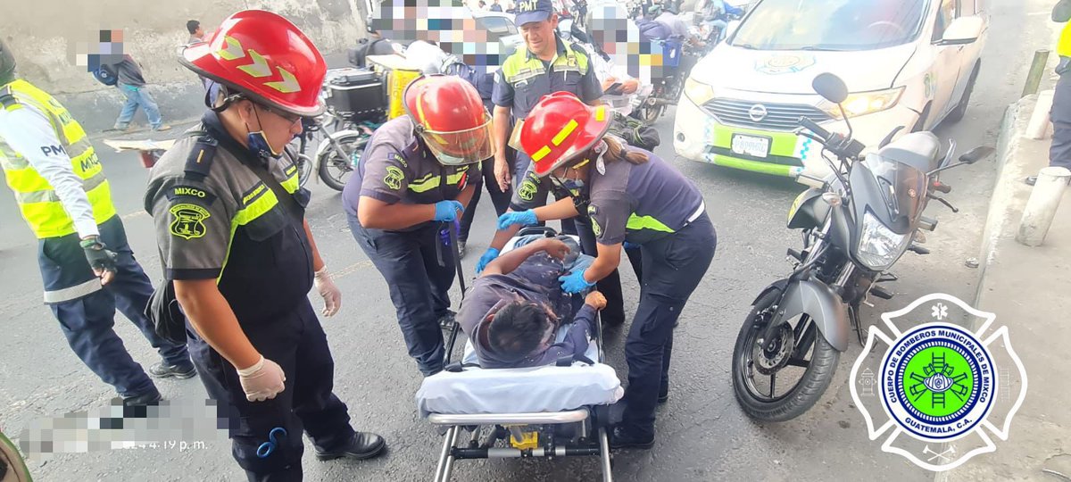 BomberosM_Mixco's tweet photo. #NOTICIAS2024 |
#BOMBEROSMUNIMIXCO
#ELECTRIZADO
Blv. El Milagro 34 Calle Aldea Lo de Bran 1 zona 6 de Mixco
Masculino de 54 años, quien pintaba una casa, toco accidentalmente lineas de alta tensión secundarias, sufriendo quemaduras de 2do grado. Los @BomberosM_Mixco le asisten https://t.co/KBbWigUkFR