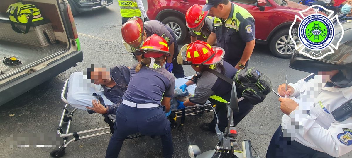 BomberosM_Mixco's tweet photo. #NOTICIAS2024 |
#BOMBEROSMUNIMIXCO
#ELECTRIZADO
Blv. El Milagro 34 Calle Aldea Lo de Bran 1 zona 6 de Mixco
Masculino de 54 años, quien pintaba una casa, toco accidentalmente lineas de alta tensión secundarias, sufriendo quemaduras de 2do grado. Los @BomberosM_Mixco le asisten https://t.co/KBbWigUkFR