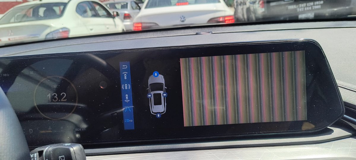 cuartodemillamx's tweet photo. Te comparto un vídeo de mi #Jac #sei6 modelo 2023.
Se le filtra el aire por las dos puertas, las pantallas no sirven y tiene un consumo excesivo de gasolina, da aproximadamente 6 km x L en autopista.
En la agenciua me dicen que el consumo de gasolina es por los hábitos de manejo, obvio no es así, que la cámara no debe exponerse mucho tiempo al sol y que también es normal, y el aire que le entra a la cabina no tienen ni idea de donde sea la falla, supuestamente dicen que ya avisaron a planta y que están en espera de "a ver que les dice".
El espejo del copiloto no baja cuando metes reversa ese "supuestamente" ya lo pidieron pero aún no les llega eso tiene dos meses y cuando la compre lo primero que te dicen es que está armada en México y hay refacciones, a lo mucho 15 dias tardan, pero no es así.
La compré en diciembre del año pasado en jac #Chilpancingo #Guerrero