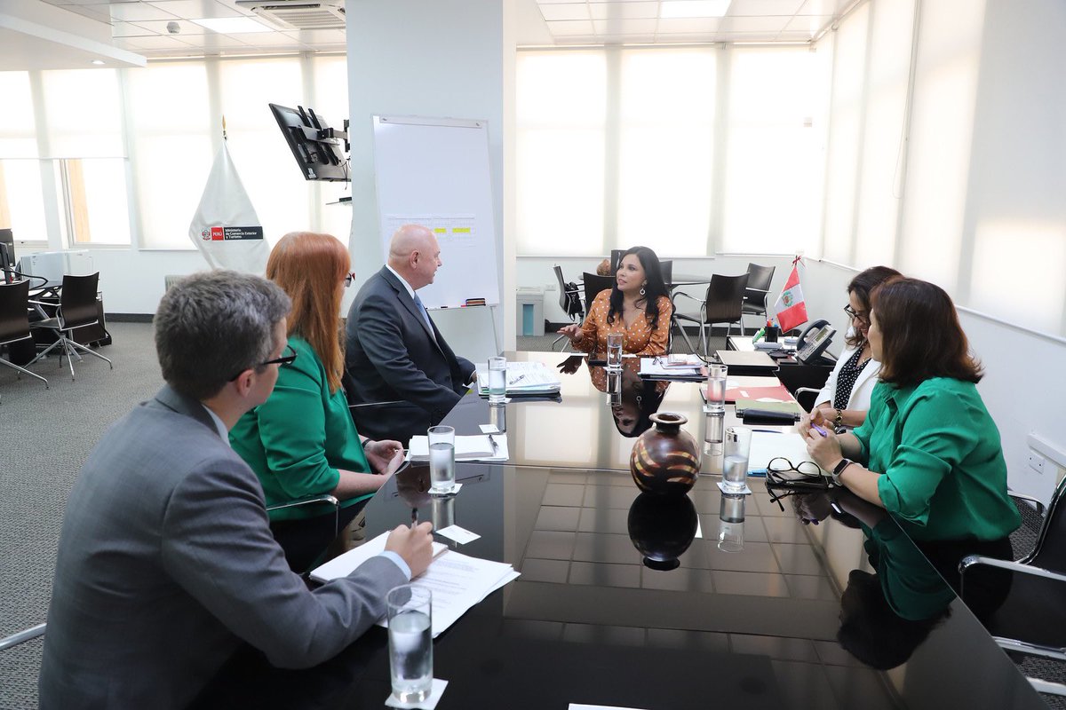 ¿Sabías que 490,332 ciudadanos estadounidenses visitaron Perú en 2023? 🇺🇸🇵🇪 El Encargado de Negocios, John McNamara, se reunió con la ministra Elizabeth Galdo de @MINCETUR para conversar sobre nuestro trabajo conjunto para promover el turismo y la prosperidad económica inclusiva