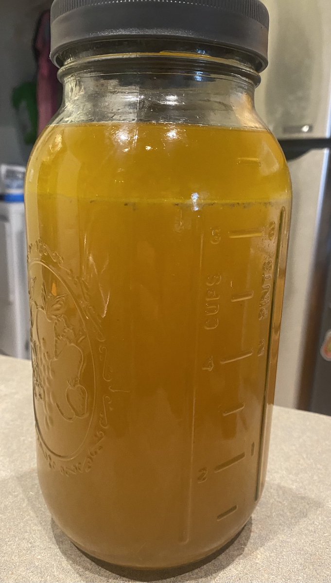 Dantheman236's tweet photo. Bone broth with spare cow bones and chicken feet. 

Scraps go to dog and fat will be used as cooking oil. https://t.co/E9w8xGJdCx