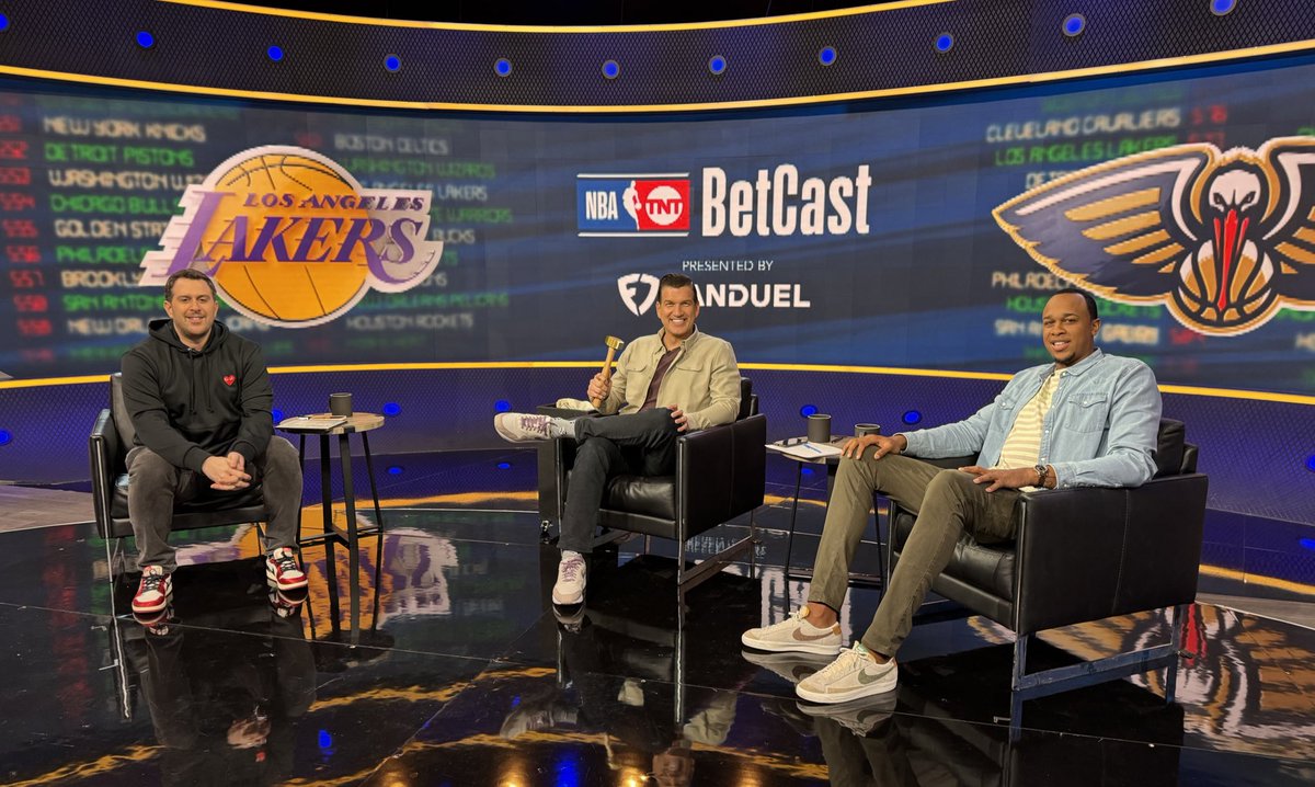 LAKERS/PELICANS now on @truTV with @AdamLefkoe & @Johnhenson31 Jump in now PELICANS ML 🔨