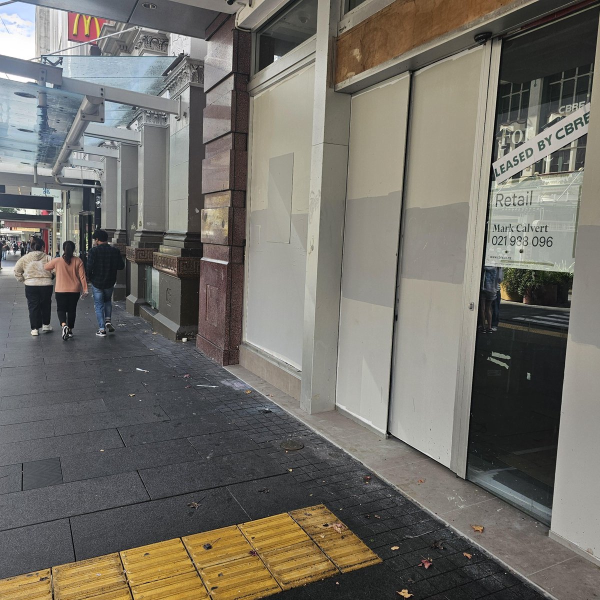 'Leased' signs on Queen Street - well done @cbreNewZealand @metrocommercial and @JLL