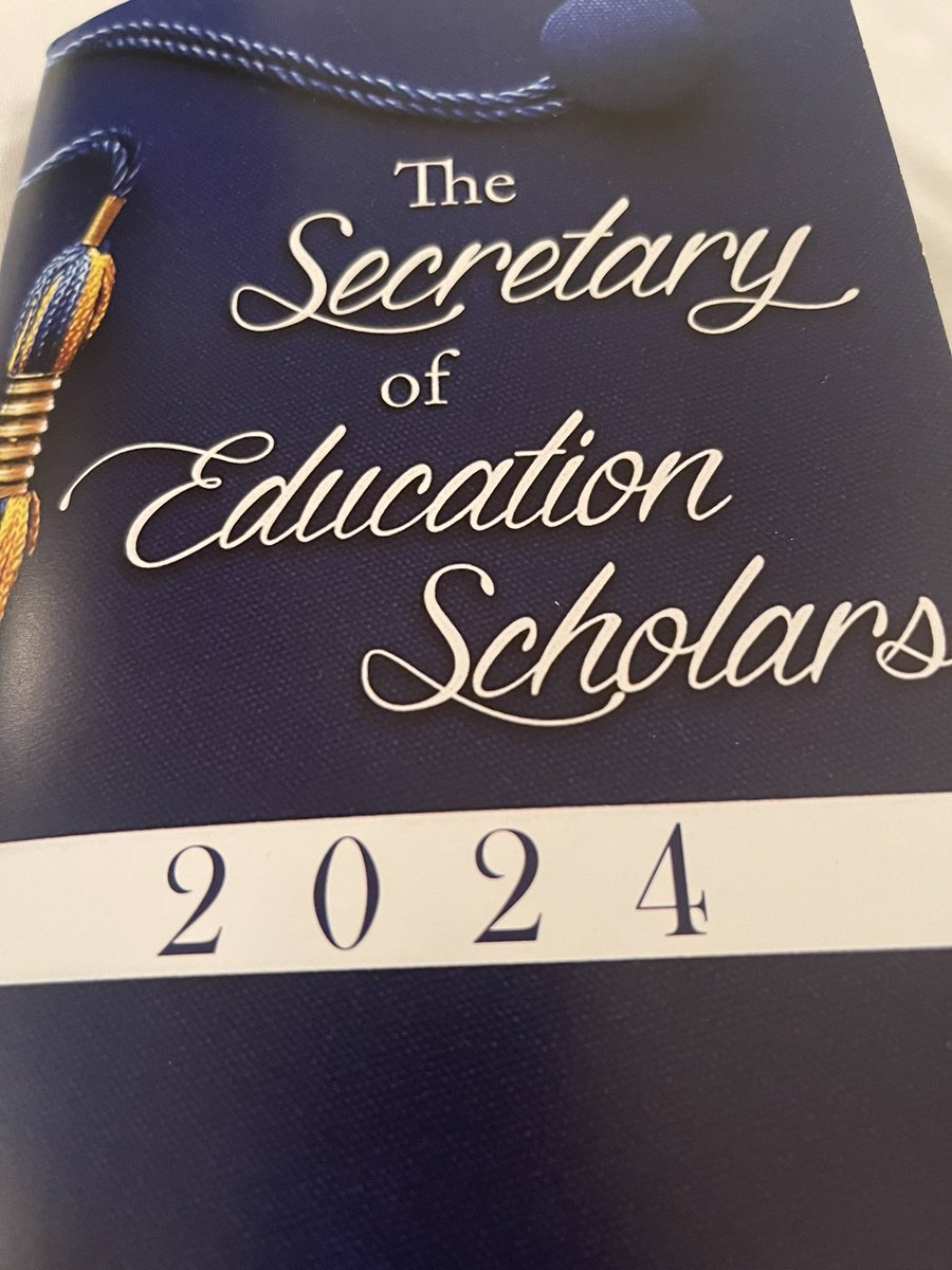 It was a joy having the opportunity to celebrate two bright Wildcats Seniors Layla Brown & Kayla Klosowski at the Sec. Of Education Scholars Dinner. @Supt_Jones @YSantiago54 @DrMcDermott_AP @senor_mitchell