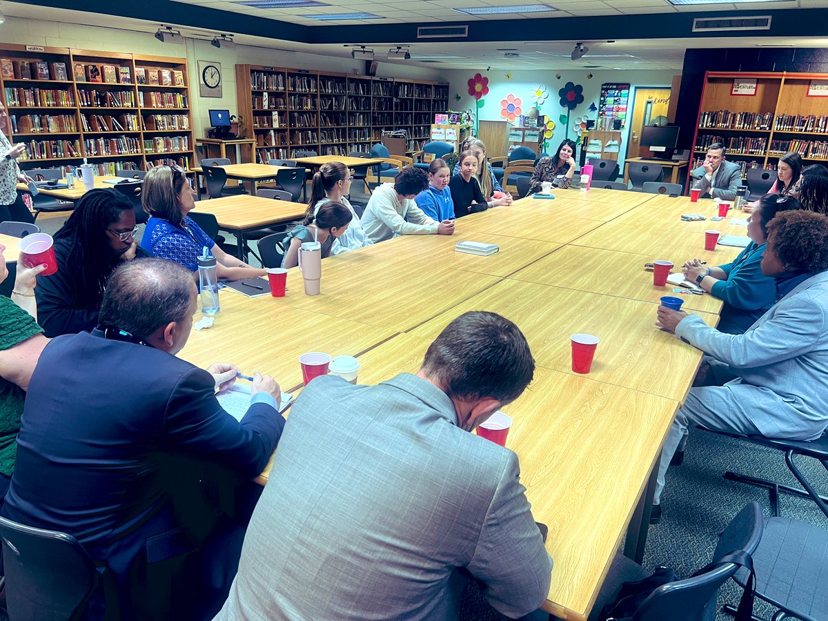 RhondaRRhodes's tweet image. Thank you @avmsKnights and @TheRugbyRaider for sharing your @TheLeaderinMe  journey with these SC  #MiddleLevel leaders! Your greatness was evident  in your students, staff and entire school!