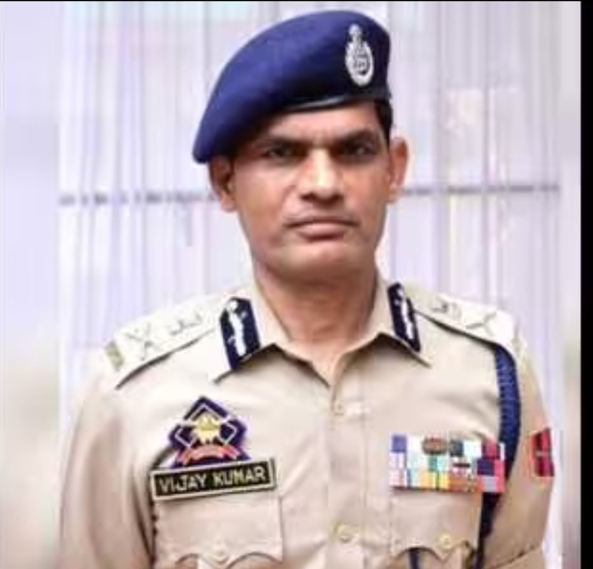 ADGP Law and Order #VijayKumar has extended heartfelt greetings to the people,the families of police martyrs, all ranks of J&K Police, security forces, and their families on the occasion of #Ramnavami. He has expressed hope that this festival will further foster the spirit of…