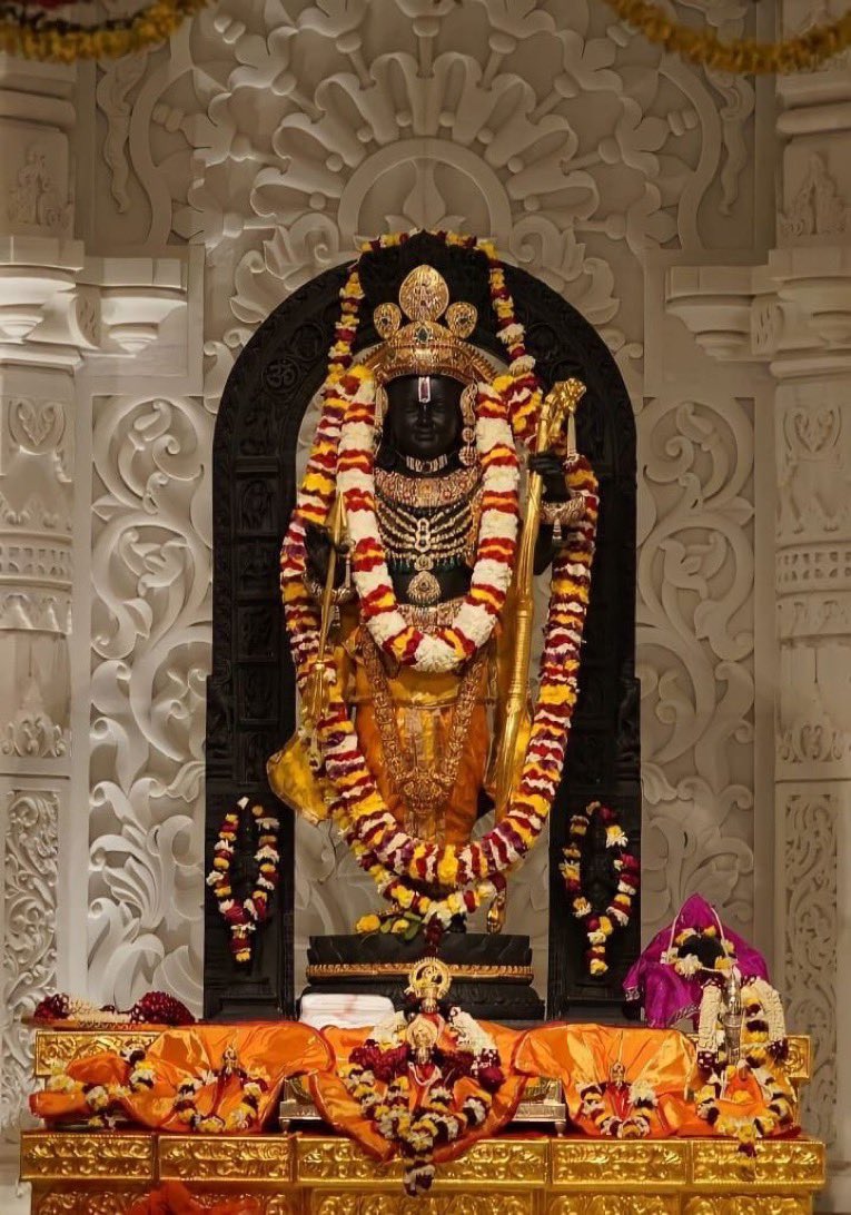 ElvishYadav's tweet photo. श्री रामचंद्र कृपालु भजमन हरण भाव भय दारुणम्। 
नवकंज लोचन कंज मुखकर, कंज पद कन्जारुणम्।। 

आप सभी को श्री राम नवमी की हार्दिक शुभकामनाएं । https://t.co/nIfqMHJcDN