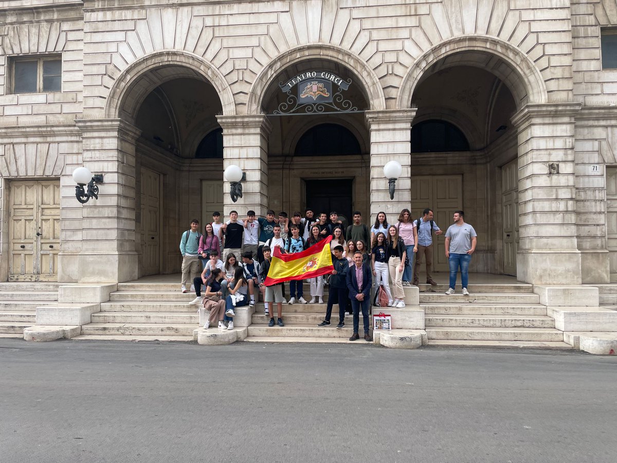 IES_Juan_Cierva's tweet photo. La Banda de Música de nuestro instituto se encuentra esta semana en Barletta (Italia) donde va a realizar un concierto con la Orquesta del Liceo A.Casardi de Barletta con un repertorio musical que pretende sensibilizar al público sobre el respeto al medio ambiente https://t.co/pT8YCqkI9u